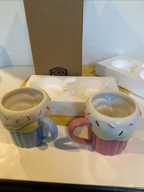 NIB Set of 2 Cupcake-Shaped Oversized Mugs